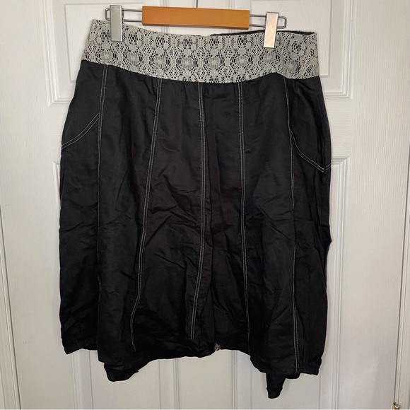 Boo Radley vintage charcoal midi Aline skirt with lace detail. Medium - Picture 2 of 8